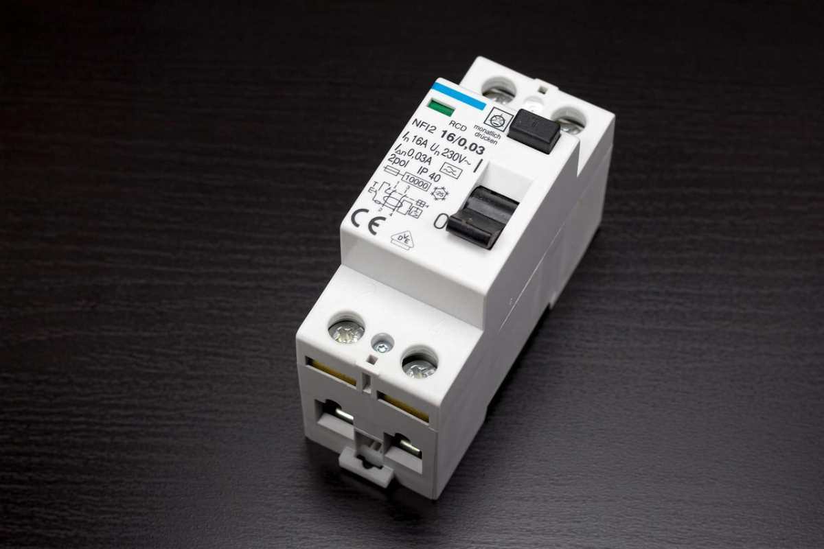 circuit breaker fi switch fault current electrical engineering electronics protection switch security secure web electricity power supply mains power circuit breaker circuit breaker circuit breaker circuit breaker circuit breaker electrical engineering